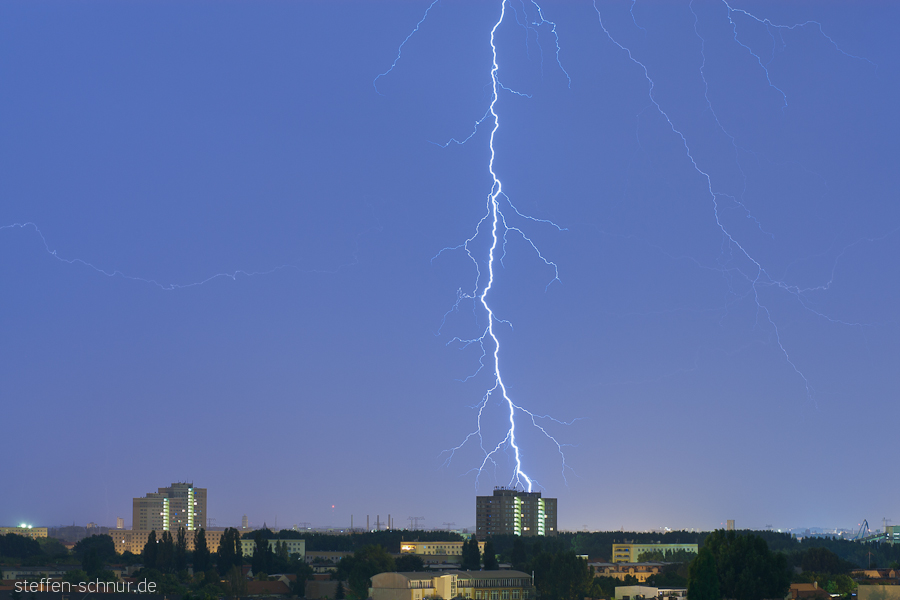 lightning
 thunder storm
 Rummelsburg
 Berlin
 Germany
 block of flats

