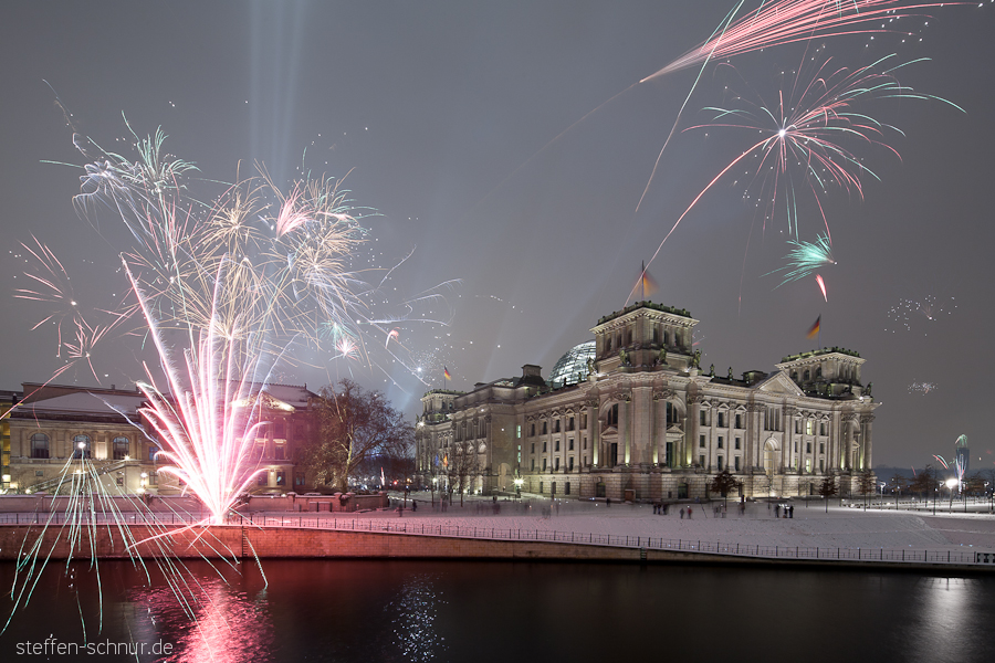 Reichstag building
 fireworks
 New Year's Eve
 Spree
 Reichstagsufer
 Platz der Republik
 Mitte

