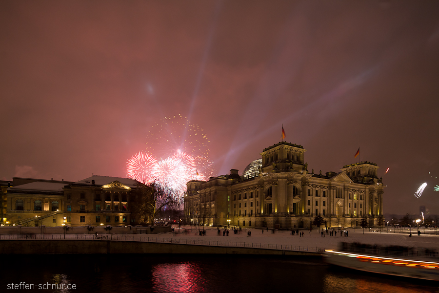 Reichstag building
 fireworks
 New Year's Eve
 Spree
 Reichstagsufer
 Platz der Republik
 Mitte
