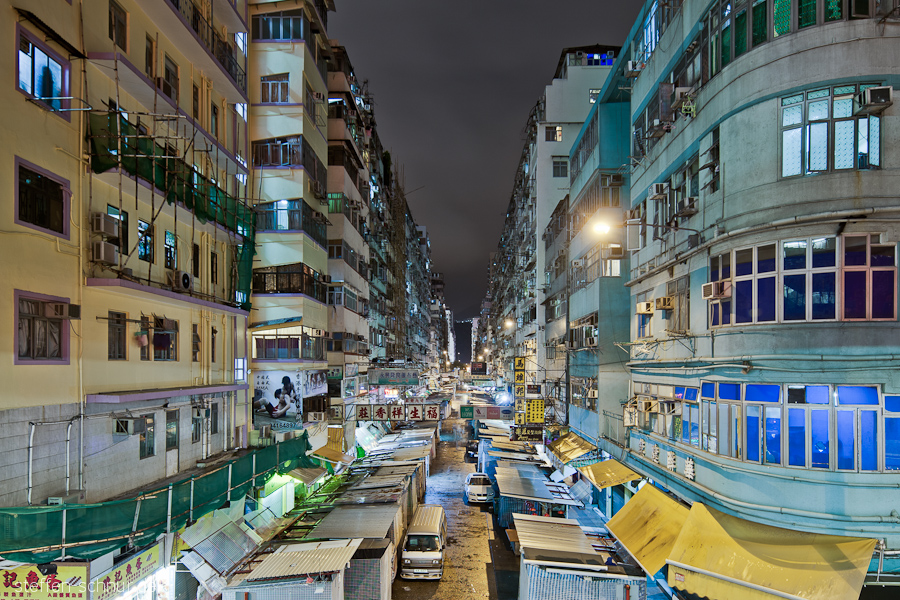 market
 Hong Kong
 China
 fusion from exposure bracketing
 houses
