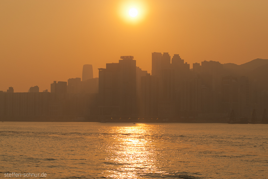 skyline of Hong Kong
 sunrise
