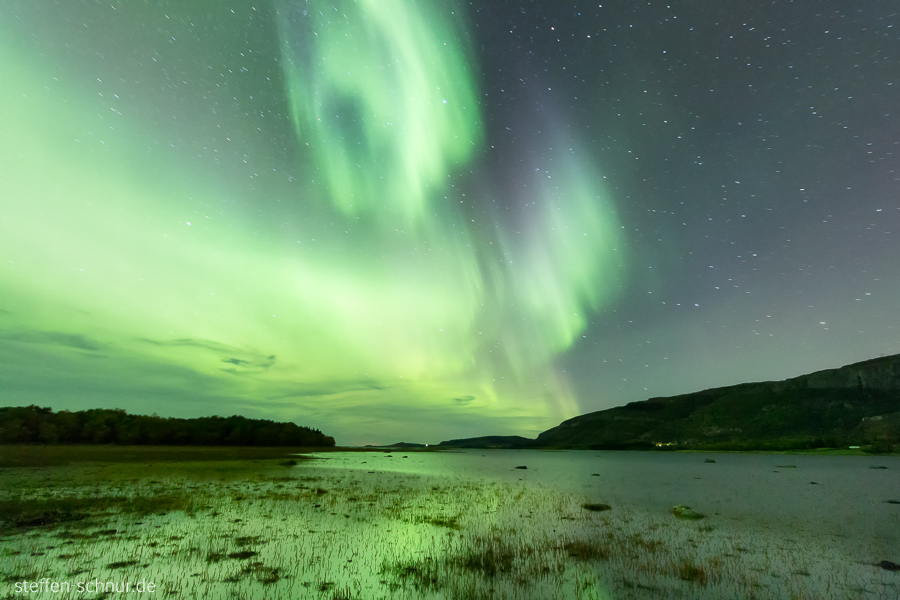 Nordland
 Northern lights
 Norway
 reflection
