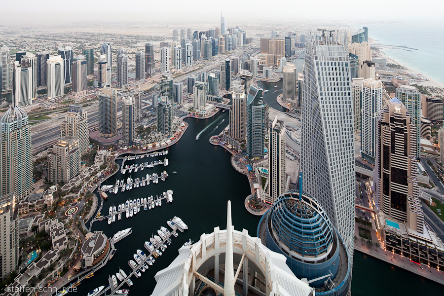 Dubai
 haven
 Infinity Tower
 yacht
 MarinaKanu
 UAE
